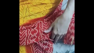 Indian Hot Down in the mouth Sari Aunty fucked wide of a Young Guy